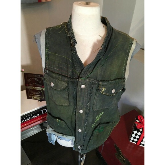 The People of the Labyrinths Olive drab Distressed Vest - Picture 3 of 12